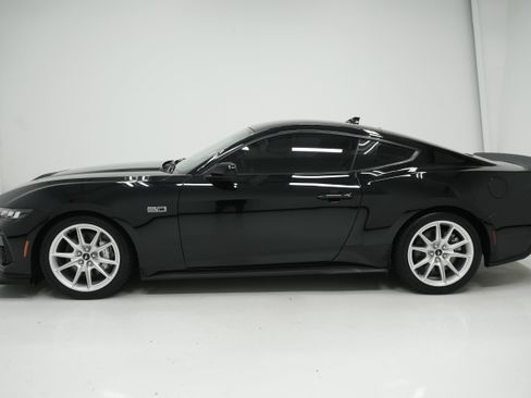 Used 2024 Ford Mustang GT Premium RWD image 7
