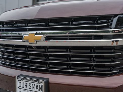 Used 2022 Chevrolet Tahoe LT w/ LT Signature Package AWD/4WD image 13