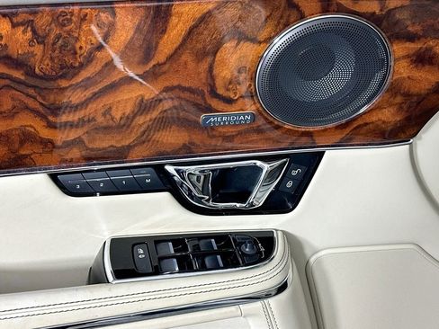 Used 2017 Jaguar XJ L Portfolio image 18