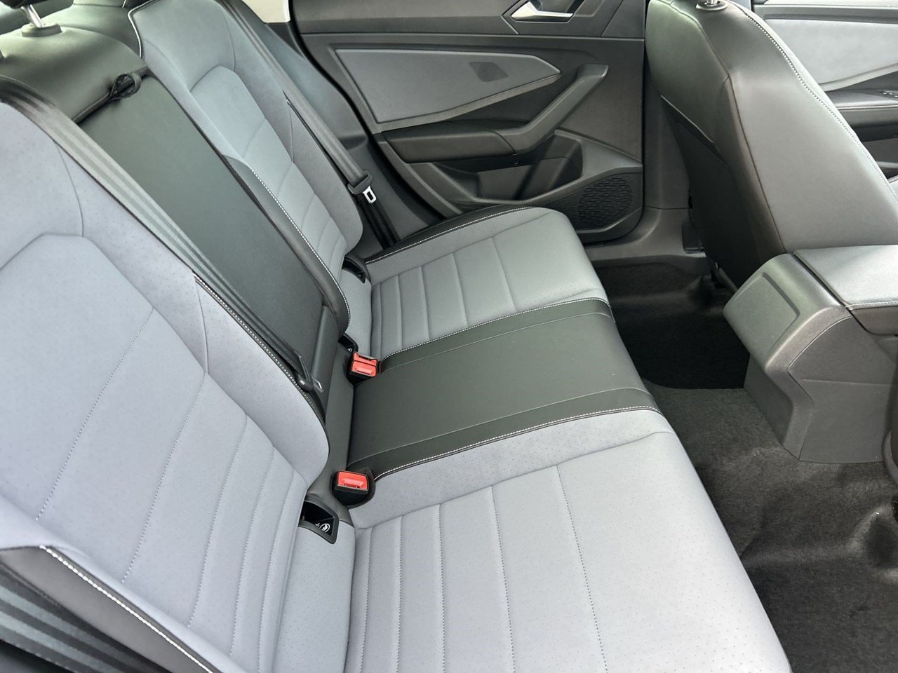 New 2027 Volkswagen Jetta SE FWD image 9