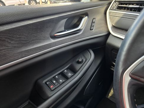 Used 2022 Jeep Grand Cherokee L Limited image 23