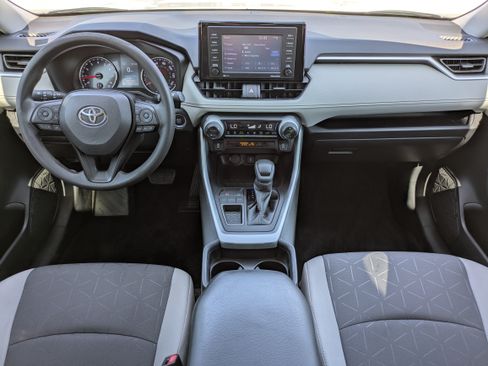 Used 2021 Toyota RAV4 XLE w/ Convenience Package FWD image 15