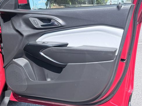 Used 2026 Chevrolet Trax LT FWD image 26