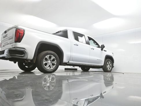 Used 2024 GMC Sierra 1500 SLT image 46