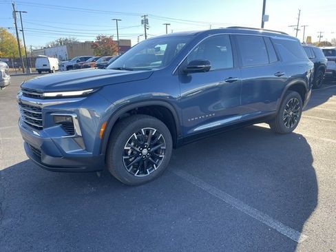 New 2026 Chevrolet Traverse LT w/ Sun and Wheel Package image 3