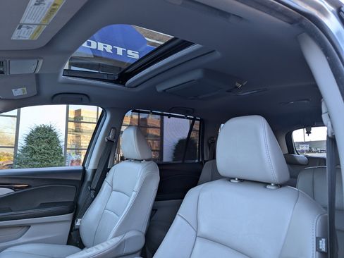 Used 2019 Honda Pilot Touring image 29