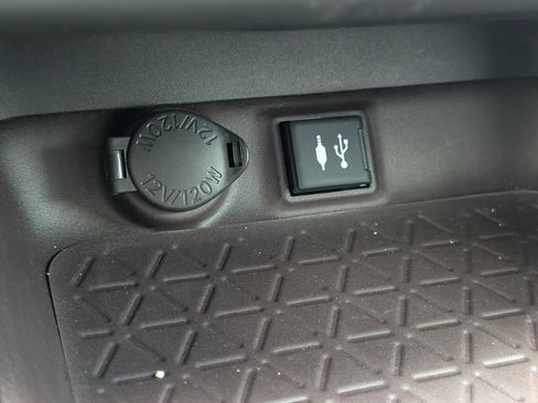 Used 2019 Toyota RAV4 Limited w/ Cold Weather Package FWD image 23