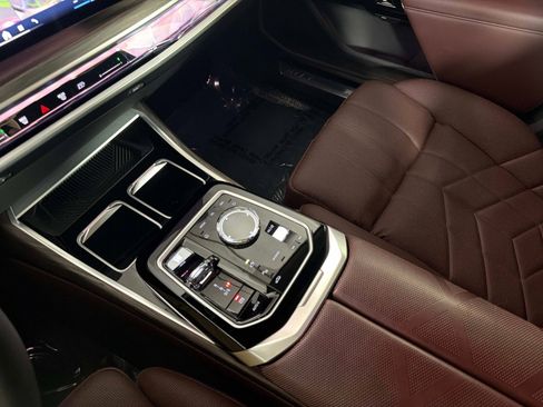 Used 2023 BMW 760i xDrive AWD/4WD image 47