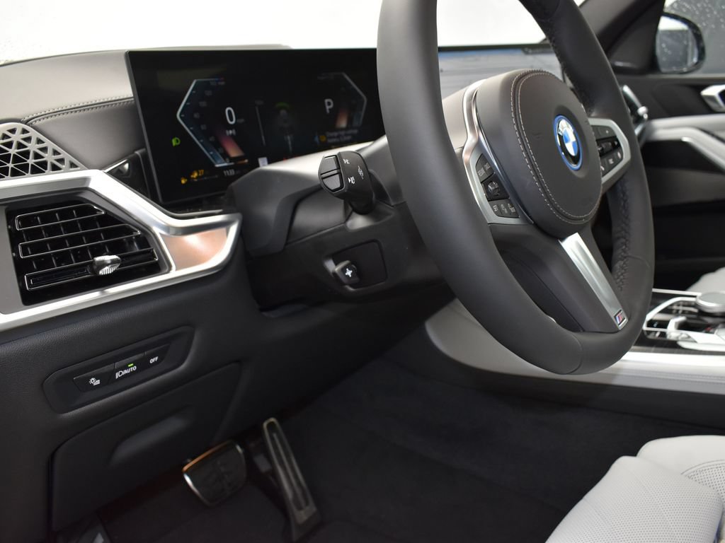 Used 2026 BMW X5 xDrive50e w/ M Sport Package AWD/4WD image 12
