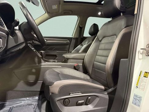 Used 2021 Volkswagen Atlas SEL Premium image 28