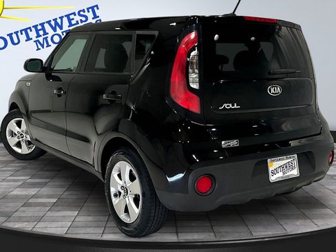 Used 2017 Kia Soul FWD image 4