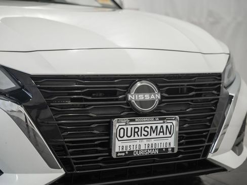 Used 2023 Nissan Altima 2.5 SV AWD/4WD image 14