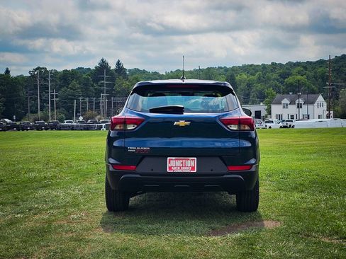 Used 2021 Chevrolet TrailBlazer LS AWD/4WD image 4