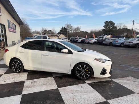 Used 2017 Toyota Corolla SE image 4