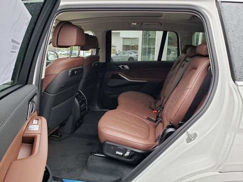 New 2026 BMW X7 xDrive40i w/ Premium Package image 13