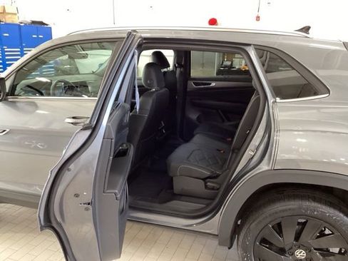 Used 2024 Volkswagen Atlas Cross Sport SE w/ Adventure Package image 12