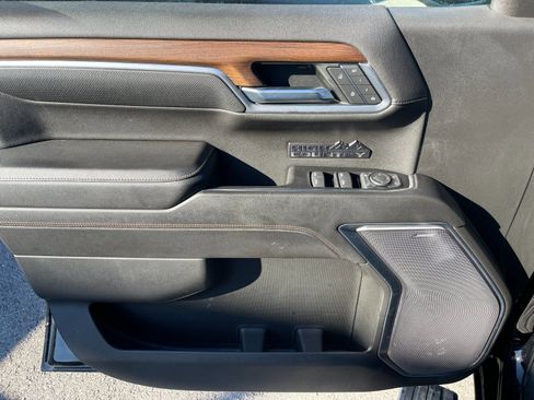 Used 2022 Chevrolet Silverado 1500 High Country image 12