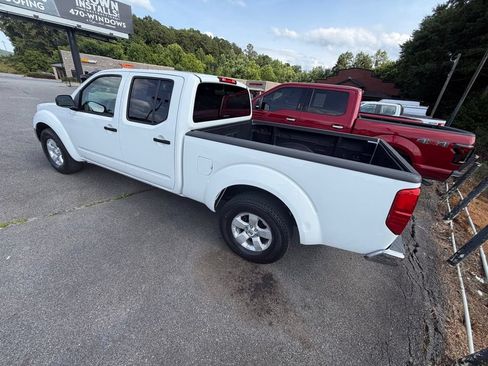 Used 2011 Nissan Frontier SV RWD image 5
