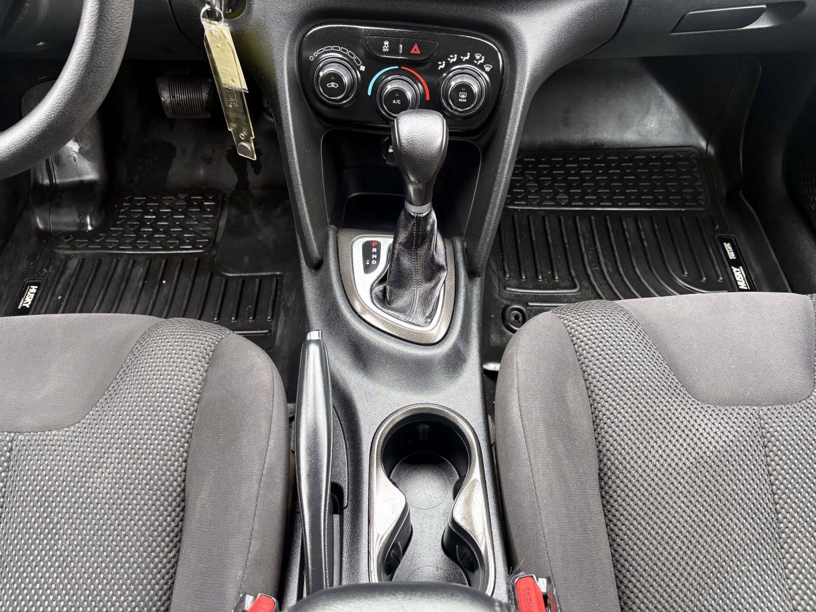 Used 2015 Dodge Dart SE w/ Convenience Group FWD image 18