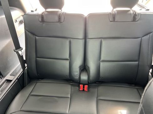 Used 2022 Ford Explorer Limited w/ Equipment Group 301A AWD/4WD image 9