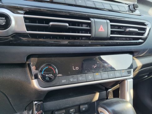 Used 2022 Kia Seltos S FWD image 17