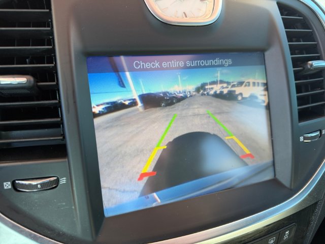 Used 2011 Chrysler 300 C RWD image 27