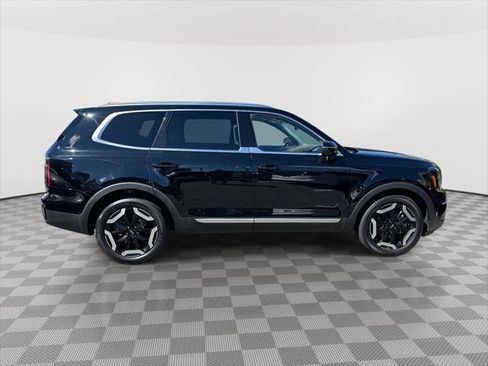 Used 2023 Kia Telluride EX w/ EX Captain's Chair Package AWD/4WD image 2