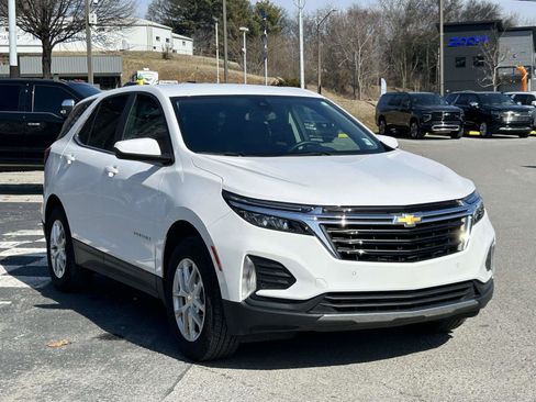 Used 2024 Chevrolet Equinox LT image 1