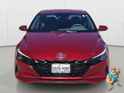 Certified 2023 Hyundai Elantra SEL w/ Convenience Package image 2