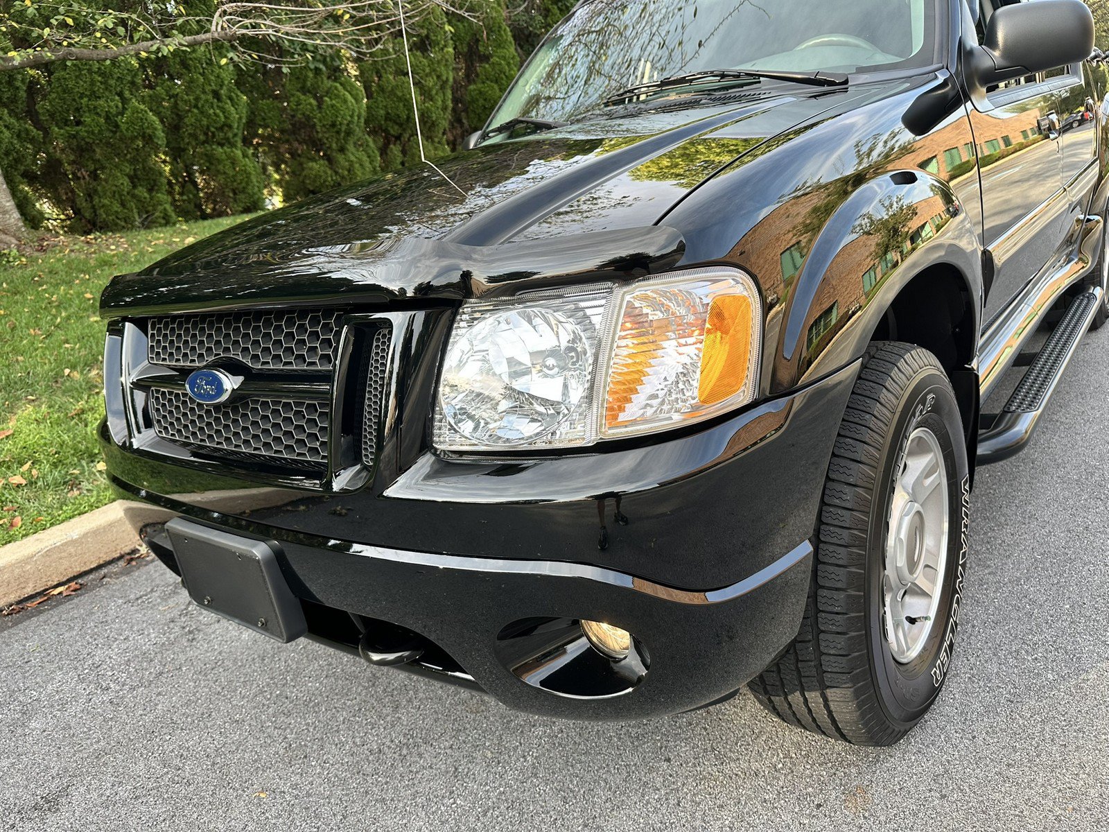 Used 2004 Ford Explorer Sport Trac 4x4 image 65