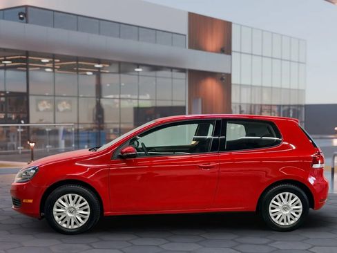 Used 2012 Volkswagen Golf 2-Door image 2