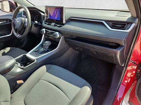 Used 2025 Toyota RAV4 XLE image 22