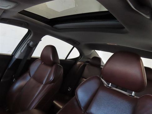 Used 2015 Acura TLX w/ Technology Package image 18