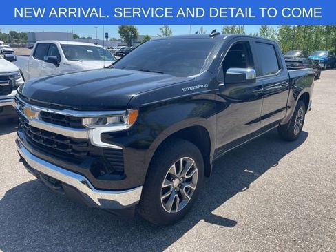 Used 2024 Chevrolet Silverado 1500 LT AWD/4WD image 3
