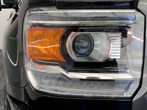 Used 2016 GMC Sierra 2500 Denali w/ Duramax Plus Package AWD/4WD image 27