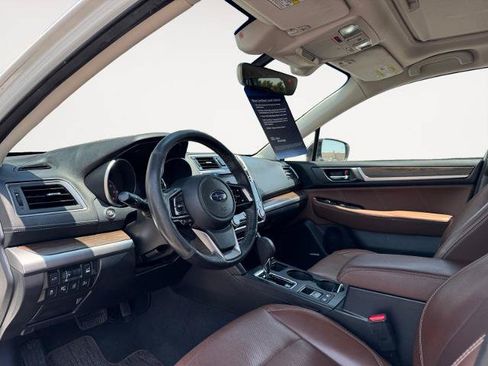 Used 2019 Subaru Outback 2.5i Touring AWD/4WD image 9