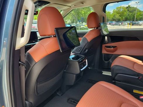 Used 2023 Kia Carnival SX Prestige FWD image 10