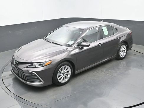 Used 2023 Toyota Camry LE image 32