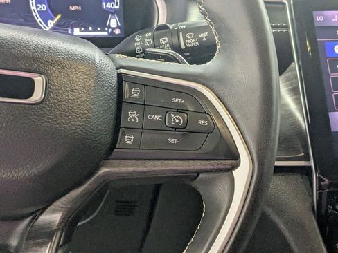 Used 2023 Jeep Grand Cherokee Limited AWD/4WD image 14