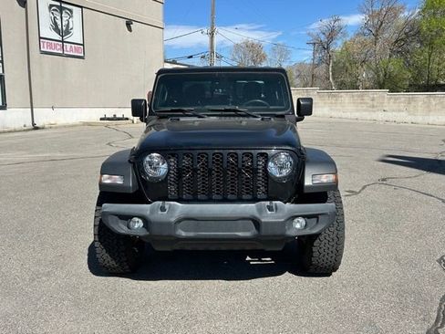 Used 2020 Jeep Gladiator Sport w/ Trailer Tow Package AWD/4WD image 10