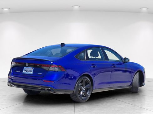 Used 2024 Honda Accord Sport image 4
