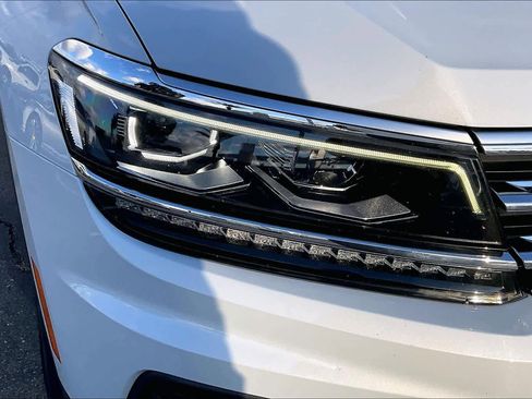 Used 2019 Volkswagen Tiguan SEL Premium w/ 3rd Row Seat Package image 29