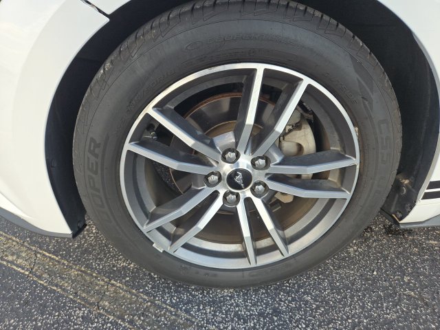 Used 2016 Ford Mustang Premium RWD image 10