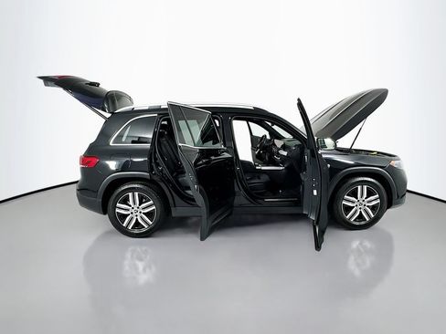 Used 2023 Mercedes-Benz EQB 300 4MATIC image 25