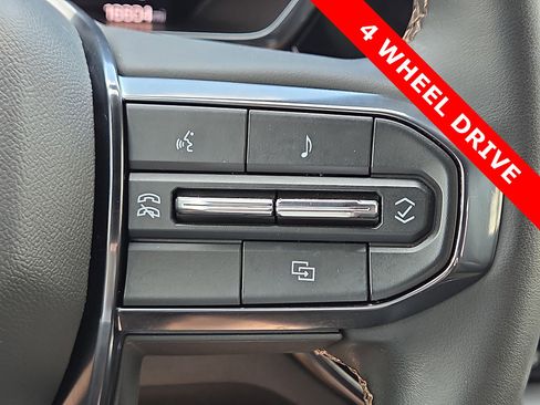 Used 2024 GMC Canyon AT4 AWD/4WD image 22