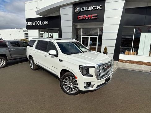 Used 2021 GMC Yukon XL Denali image 2