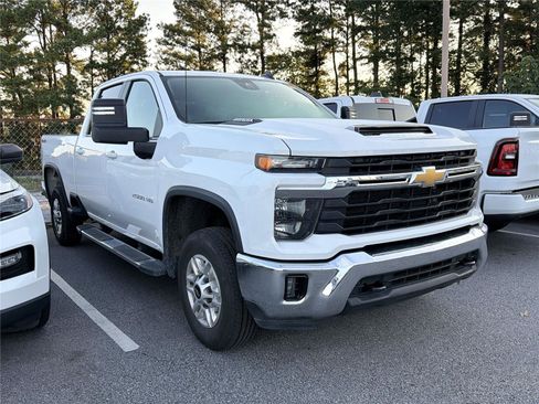 Used 2025 Chevrolet Silverado 2500 LT w/ Convenience Package AWD/4WD image 3