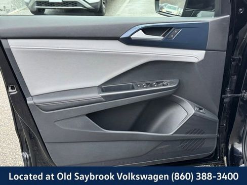 Used 2024 Volkswagen Taos SE image 31