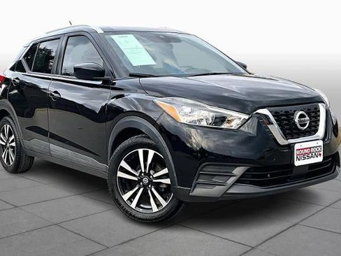 Certified 2020 Nissan Kicks SV image 2