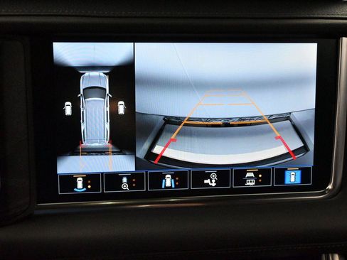 Used 2021 GMC Yukon Denali w/ Advanced Technology Package AWD/4WD image 26